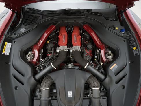 Certified 2022 Ferrari Roma image 28