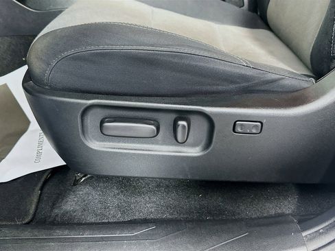 Used 2020 Toyota Tacoma TRD Sport w/ Technology Package AWD/4WD image 18