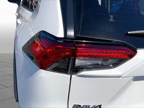 Used 2024 Toyota RAV4 XLE w/ Convenience Package FWD image 28