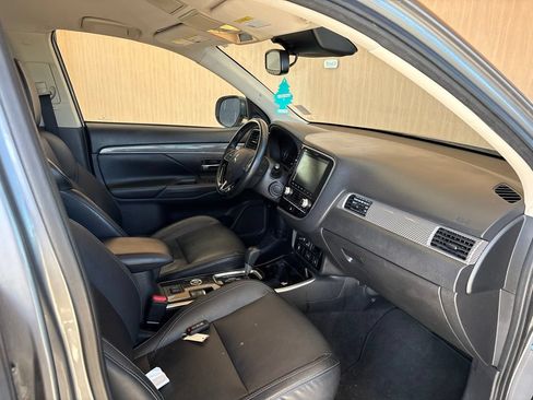 Used 2020 Mitsubishi Outlander SEL AWD/4WD image 24