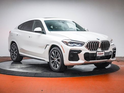 Used 2023 BMW X6 xDrive40i w/ M Sport Package AWD/4WD image 6
