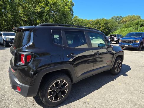 Used 2023 Jeep Renegade Trailhawk AWD/4WD image 8