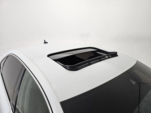 Used 2021 Volkswagen Passat 2.0T SE image 43