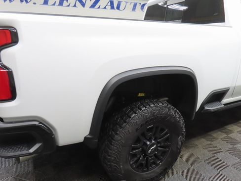 Used 2025 Chevrolet Silverado 2500 ZR2 w/ Technology Package image 41