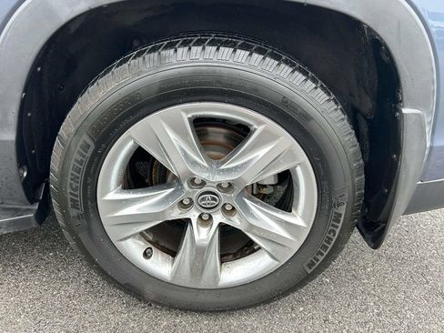 Used 2019 Toyota Highlander Limited AWD/4WD image 10