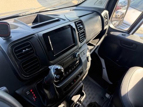 Used 2024 RAM ProMaster 2500 w/ Convenience Group FWD image 19