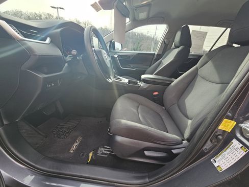 Used 2019 Toyota RAV4 LE image 16