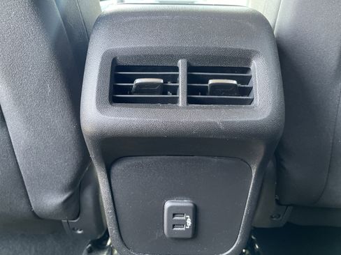 Used 2019 Chevrolet Equinox LT image 38