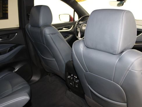 Used 2024 Buick Enclave Premium image 33
