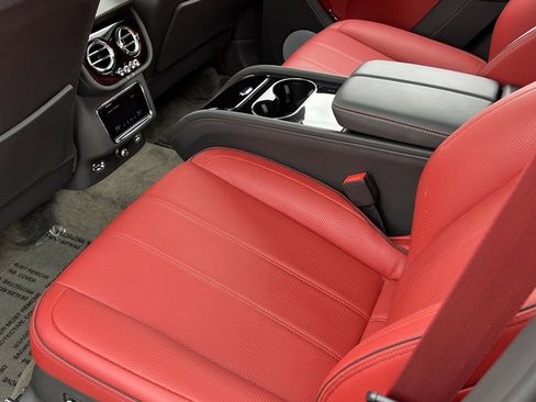 Certified 2022 Bentley Bentayga image 24