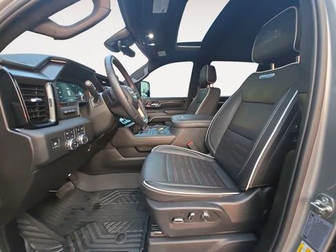 Certified 2025 GMC Sierra 2500 AT4X w/ AT4X AEV Edition AWD/4WD image 11