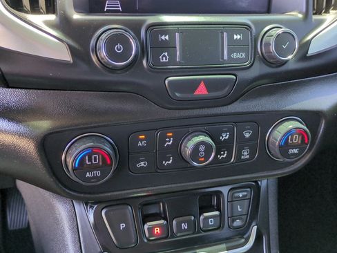 Used 2021 GMC Terrain SLT w/ LPO, Cargo Package FWD image 24