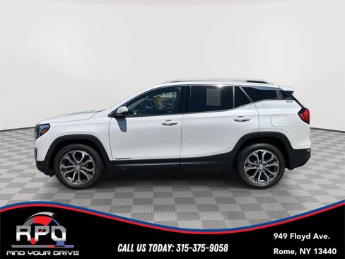 Used 2021 GMC Terrain SLT w/ Infotainment Package II AWD/4WD image 2
