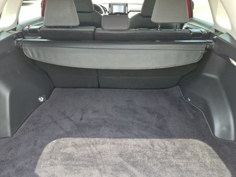 Certified 2022 Toyota RAV4 XLE w/ Convenience Package FWD image 14