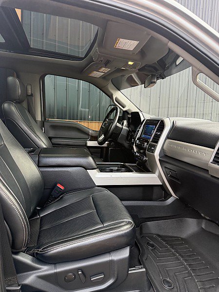 Used 2020 Ford F350 Lariat AWD/4WD image 2