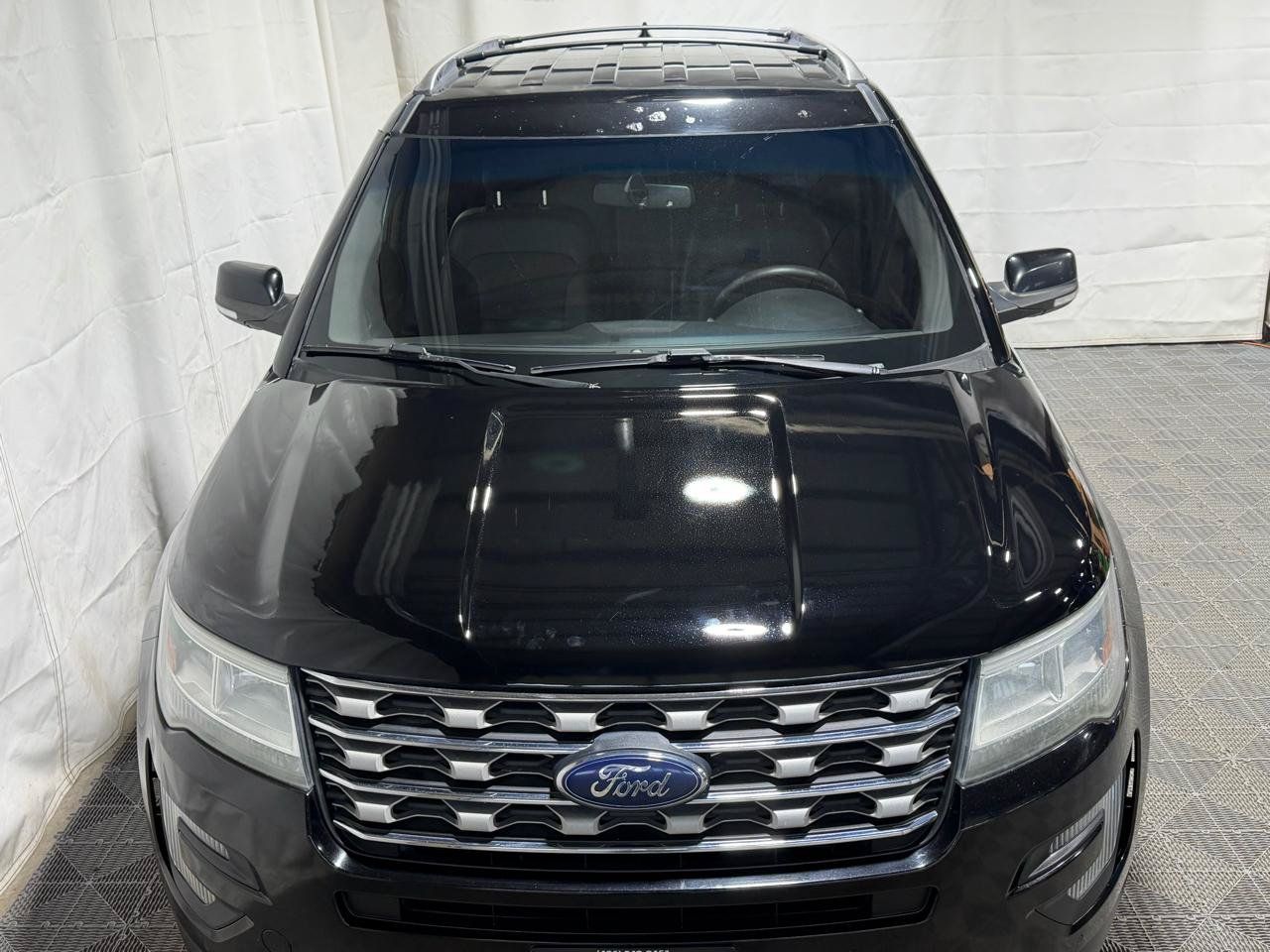 Used 2016 Ford Explorer XLT w/ Equipment Group 202A AWD/4WD image 3