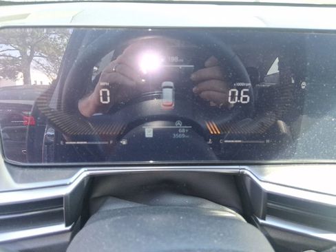 Used 2025 Kia Sorento S w/ Panoramic Sunroof Package image 13