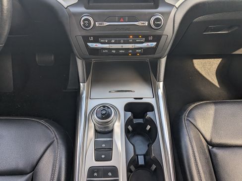 Used 2020 Ford Explorer XLT w/ Equipment Group 202A RWD image 16