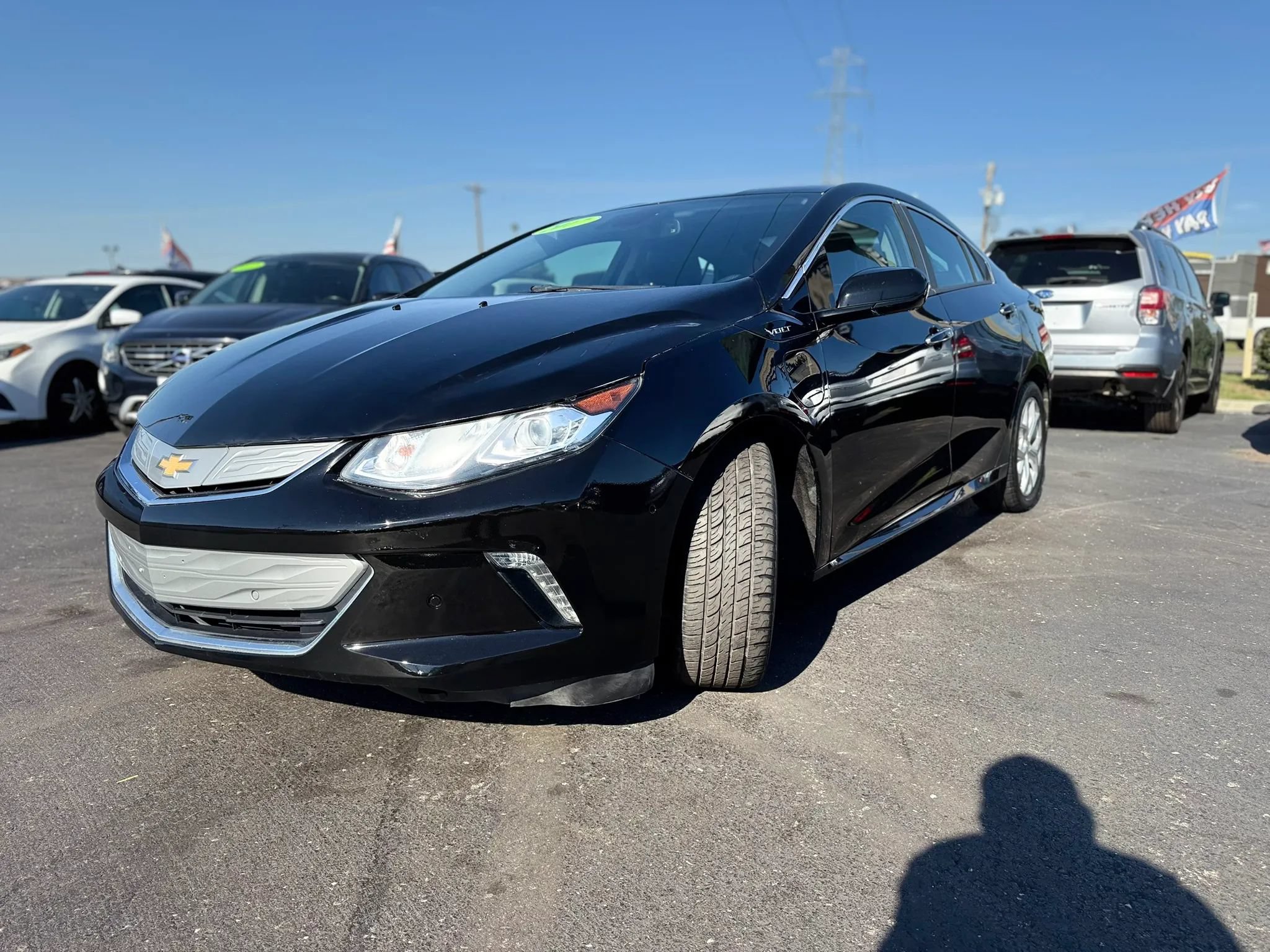 Used 2017 Chevrolet Volt Premier w/ Driver Confidence II Package FWD image 7
