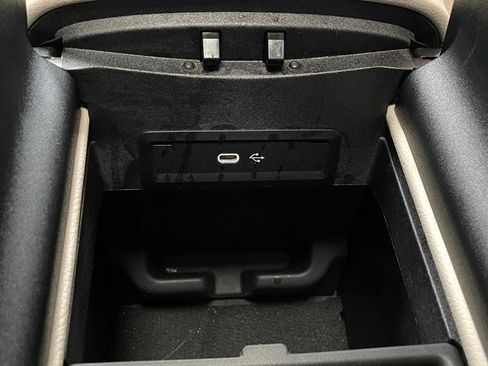 Used 2024 Mercedes-Benz GLE 450e 4MATIC image 46