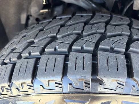 Used 2024 Ford Expedition XLT image 46