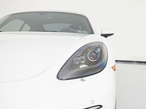Certified 2024 Porsche 718 Cayman S RWD image 43