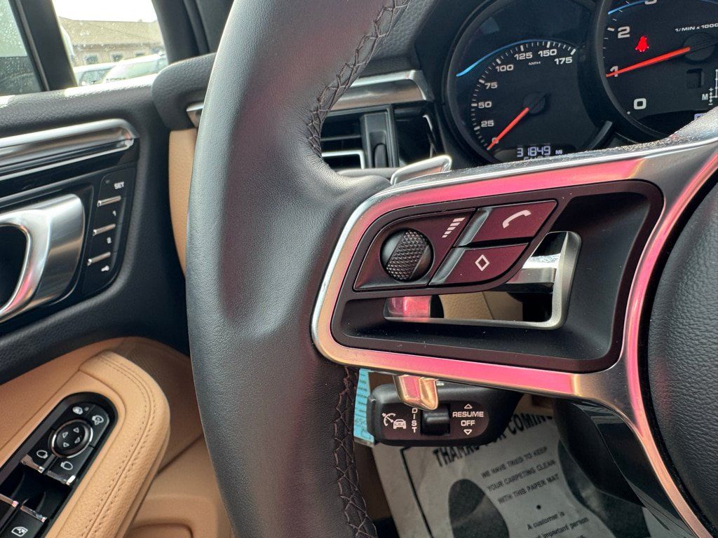 Used 2019 Porsche Macan AWD/4WD image 12