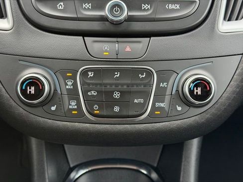 Used 2025 Chevrolet Malibu LT image 24