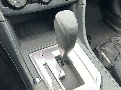 Used 2019 Subaru Crosstrek 2.0i AWD/4WD image 18