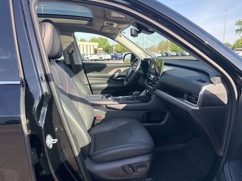 Used 2024 Toyota Grand Highlander Platinum image 15