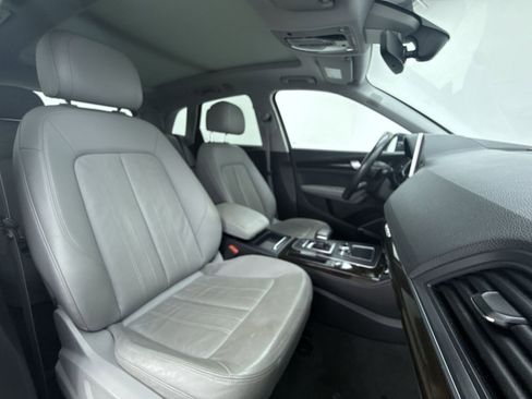 Used 2018 Audi Q5 Prestige w/ Prestige Package image 6