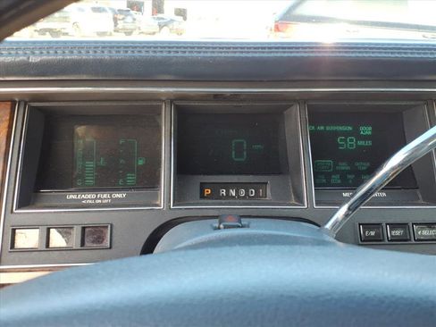 Used 1990 Lincoln Town Car Cartier image 7