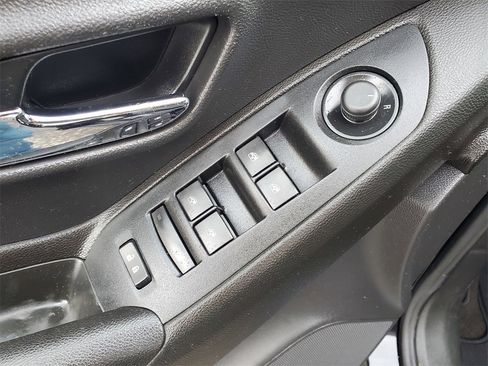 Used 2019 Chevrolet Trax LS image 8