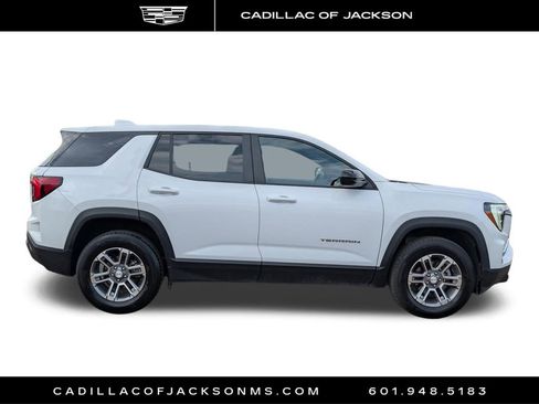 Used 2025 GMC Terrain Elevation image 3