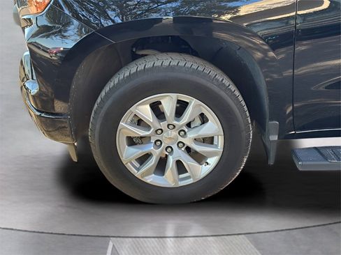 Used 2024 Chevrolet Silverado 1500 Custom image 45