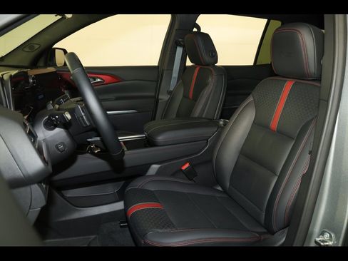 Used 2024 Chevrolet Traverse RS w/ LPO, Floor Liner Package image 27