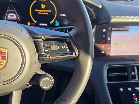 Used 2025 Porsche Taycan image 22