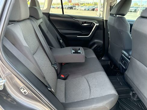 Used 2021 Toyota RAV4 XLE w/ Convenience Package image 16