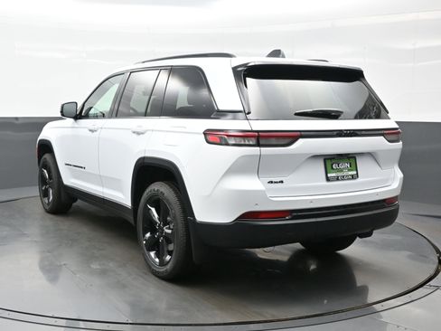 New 2025 Jeep Grand Cherokee Altitude AWD/4WD image 4