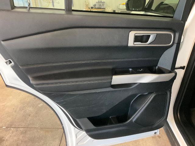 Certified 2024 Ford Explorer XLT w/ Equipment Group 202A AWD/4WD image 18
