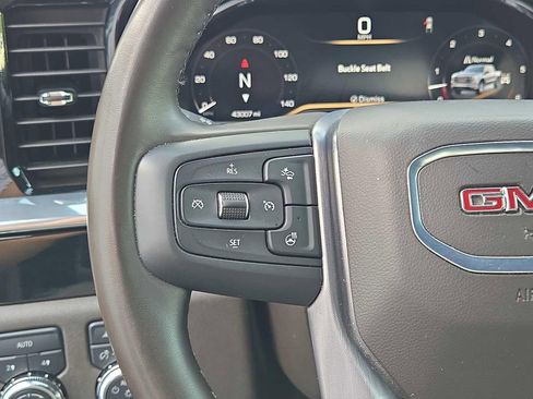 Used 2025 GMC Sierra 1500 SLT AWD/4WD image 25