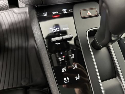 Certified 2026 Porsche Macan Turbo AWD/4WD image 31