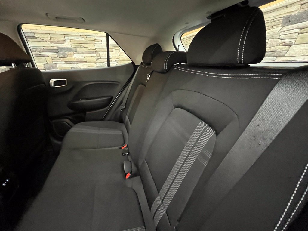 Used 2024 Hyundai Venue SEL FWD image 36