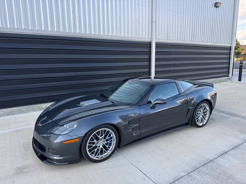 Used 2009 Chevrolet Corvette ZR1 w/ Preferred Equipment Group RWD image 2
