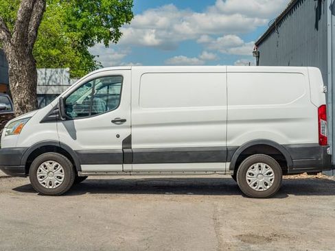 Used 2015 Ford Transit 250 130 Low Roof w/ Exterior Upgrade Package RWD image 3