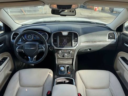 Used 2016 Chrysler 300 Limited image 34