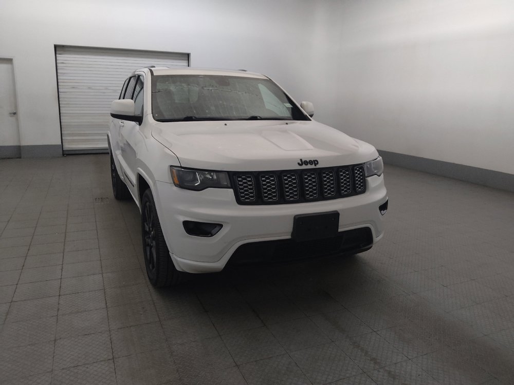 Used 2018 Jeep Grand Cherokee Altitude AWD/4WD image 14