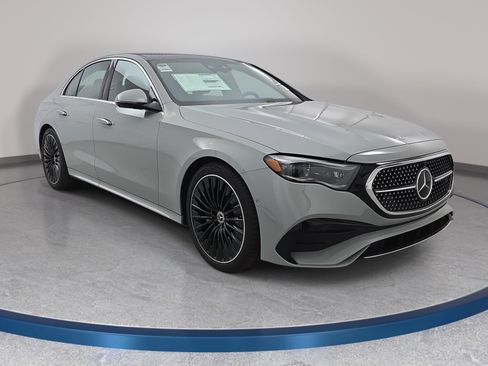 New 2026 Mercedes-Benz E 450 4MATIC Sedan image 3
