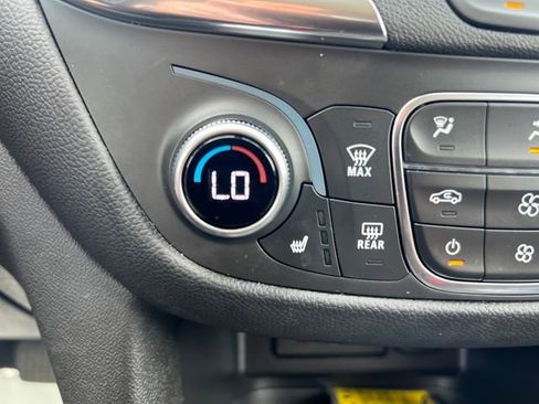 Certified 2023 Chevrolet Equinox LT w/ Driver Convenience Package image 24