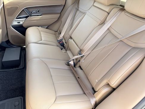 New 2026 Land Rover Range Rover SE AWD/4WD image 16
